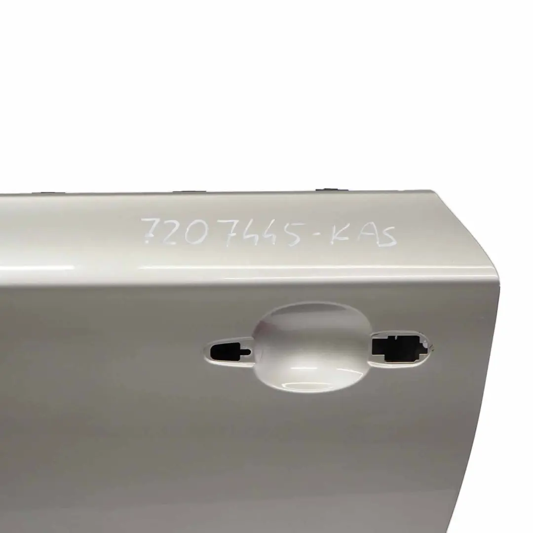 Puerta Delantera Izquierda E88 Kaschmirsilber Cashmere Silver - A72 para BMW E81 E82 con número de pieza 7207445 BMW E81 E82 Puerta Delantera Izquierda E88 Kaschmirsilber Cashmere Silver - A72 - SKU 7207445-KAS - Número de pieza 7207445