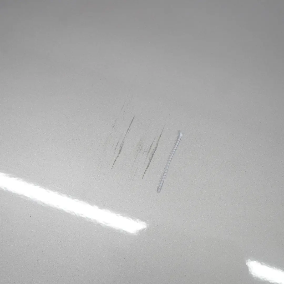 Puerta Delantera Izquierda E88 Kaschmirsilber Cashmere Silver - A72 para BMW E81 E82 con número de pieza 7207445 BMW E81 E82 Puerta Delantera Izquierda E88 Kaschmirsilber Cashmere Silver - A72 - SKU 7207445-KAS - Número de pieza 7207445