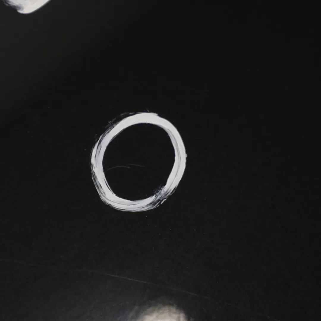 Puerta Delantera Derecha Zafiro Negro Metalizado 475 para BMW E81 E82 E88 con número de pieza 7207446 BMW E81 E82 E88 Puerta Delantera Derecha Zafiro Negro Metalizado 475 - SKU 7207446-BS2 - Número de pieza 7207446