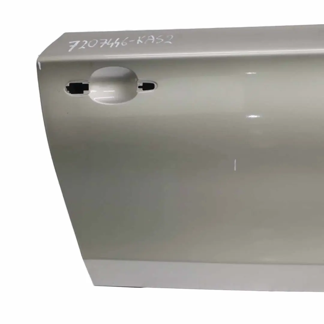 Porta anteriore destra E88 Kaschmirsilber Cashmere Argento - A72 per BMW E81 E82 con numero di parte 7207446 BMW E81 E82 Porta anteriore destra E88 Kaschmirsilber Cashmere Argento - A72 - SKU 7207446-KAS2 - Numero di parte 7207446