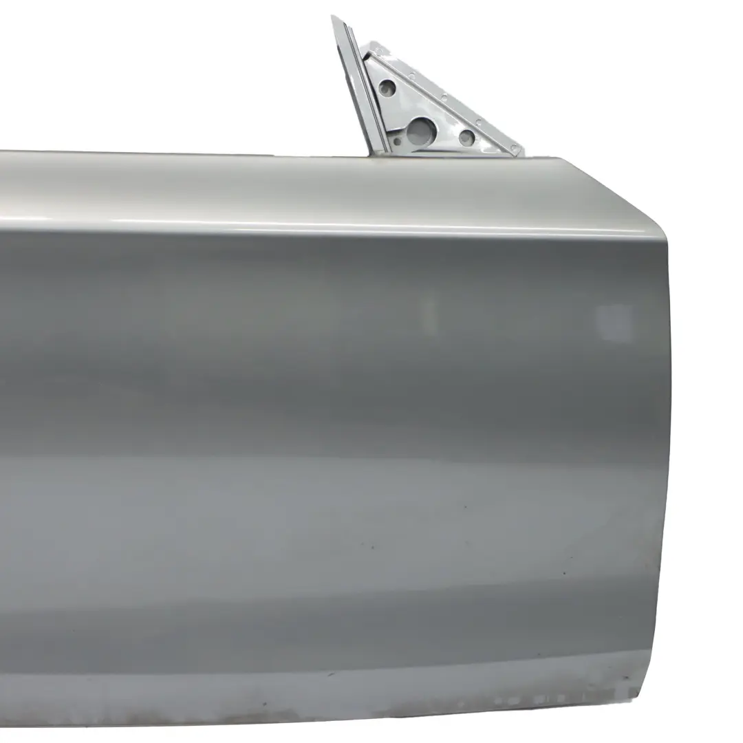 Puerta Delantera Derecha E82 E88 Spacegrau Gris Espacial - A52 para BMW E81 con número de pieza 7207446 BMW E81 Puerta Delantera Derecha E82 E88 Spacegrau Gris Espacial - A52 - SKU 7207446-SCG - Número de pieza 7207446