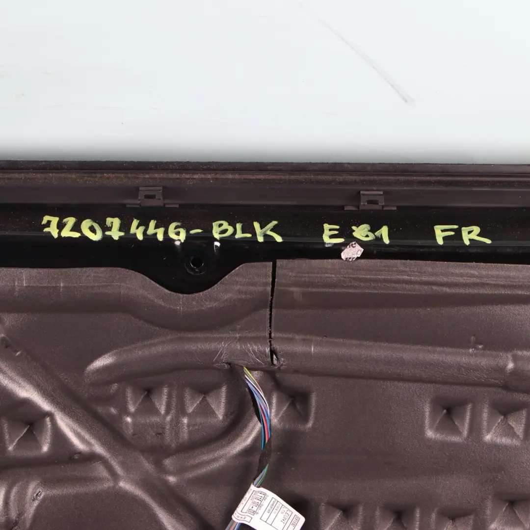 Door Front Right O/S Schwarz 2 Black - 668 to BMW E81 E82 E88 with Part number 7207446 BMW E81 E82 E88 Door Front Right O/S Schwarz 2 Black - 668 - SKU 7207446-SCH1 - Part number 7207446