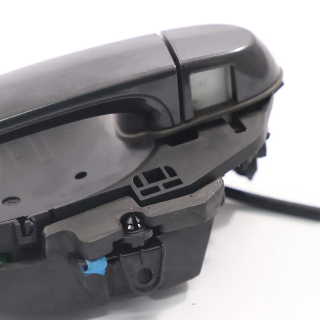 Maniglia esterna porta posteriore sinistra Sophisto Grigio A90 per BMW X4 F26 F20 con numero di parte 7207561 BMW X4 F26 F20 Maniglia esterna porta posteriore sinistra Sophisto Grigio A90 - SKU 7207561-SOP - Numero di parte 7207561