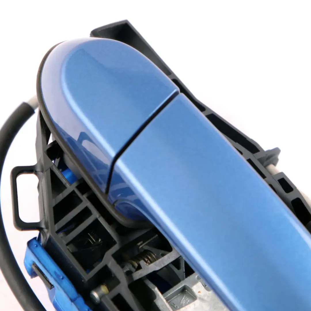 Asidero Trasero Derecho Estoril Blau Azul Metalizado B45 para BMW F20 LCI con número de pieza 7207562 BMW F20 LCI Asidero Trasero Derecho Estoril Blau Azul Metalizado B45 - SKU 7207562-EB - Número de pieza 7207562