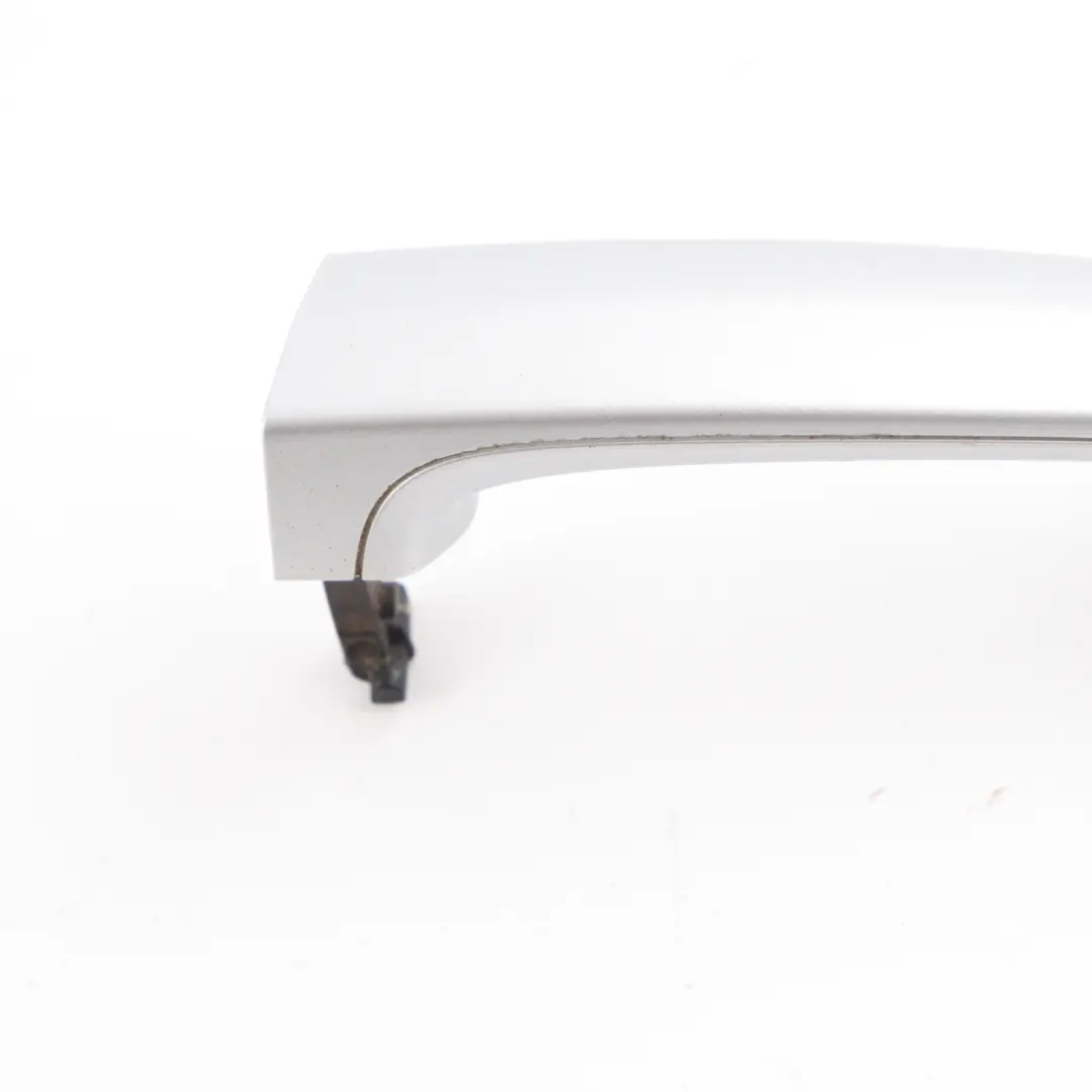 Tirador puerta Agarre Trasero Derecho Titan Plata - 354 para BMW E90 F20 F30 con número de pieza 7207562 BMW E90 F20 F30 Tirador puerta Agarre Trasero Derecho Titan Plata - 354 - SKU 7207562-TS - Número de pieza 7207562