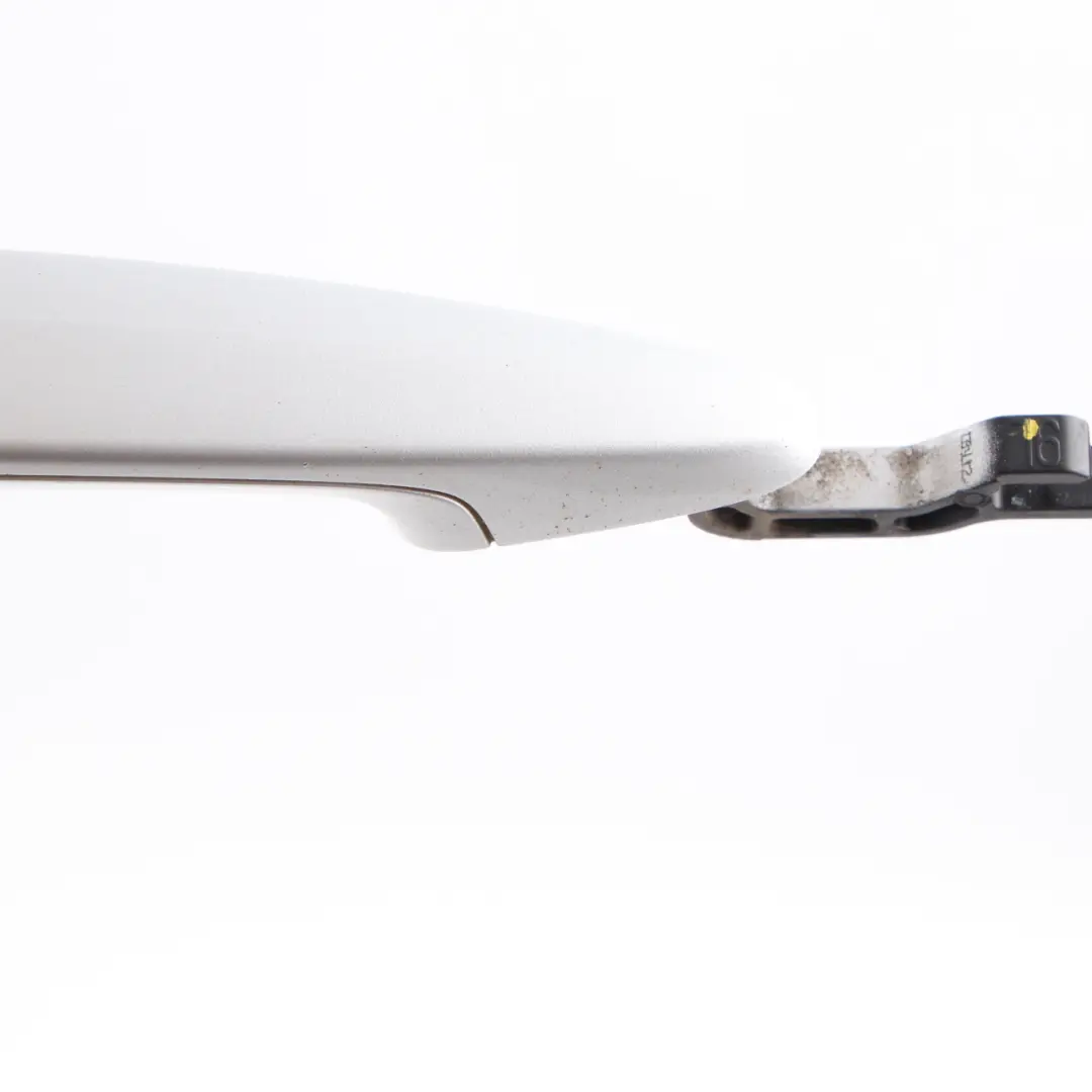 Poignée porte Prise avant arrière droite Titan argent - 354 pour BMW E90 F30 à propos du numéro de pièce 7207562 BMW E90 F30 Poignée porte Prise avant arrière droite Titan argent - 354 - SKU 7207562-TS - Numéro de pièce 7207562