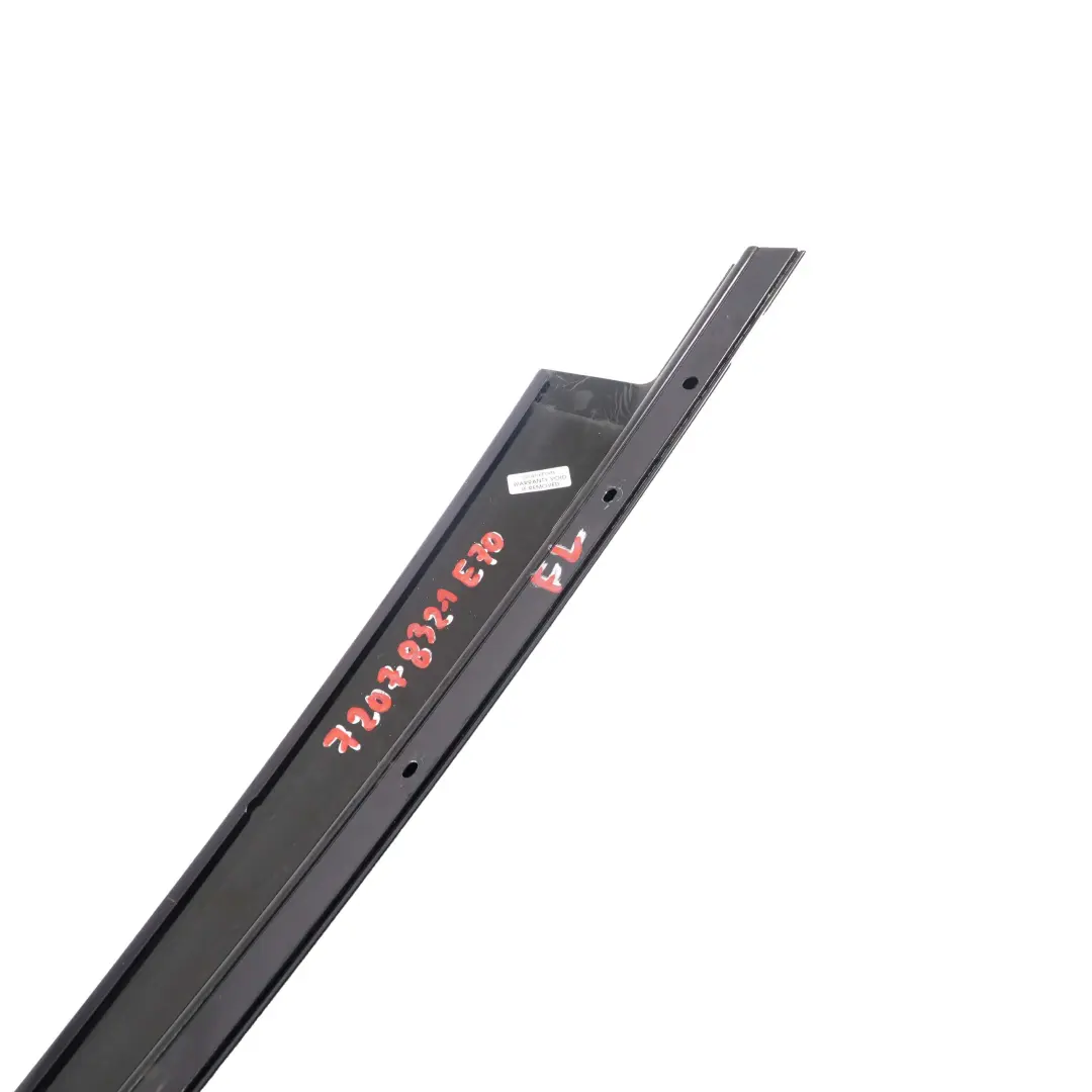 Finisher Window Frame B-Pillar Front Right High Gloss pour BMW X5 Series E70 à propos du numéro de pièce 7207832 BMW X5 Series E70 Finisher Window Frame B-Pillar Front Right High Gloss - SKU 7207832-1 - Numéro de pièce 7207832