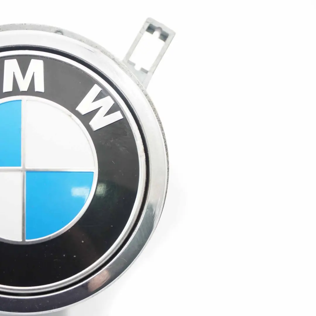 Emblem Button Tailgate Badge Open Opening to BMW E81 E87 LCI with Part number 7207933 BMW E81 E87 LCI Emblem Button Tailgate Badge Open Opening - SKU 7207933-3 - Part number 7207933