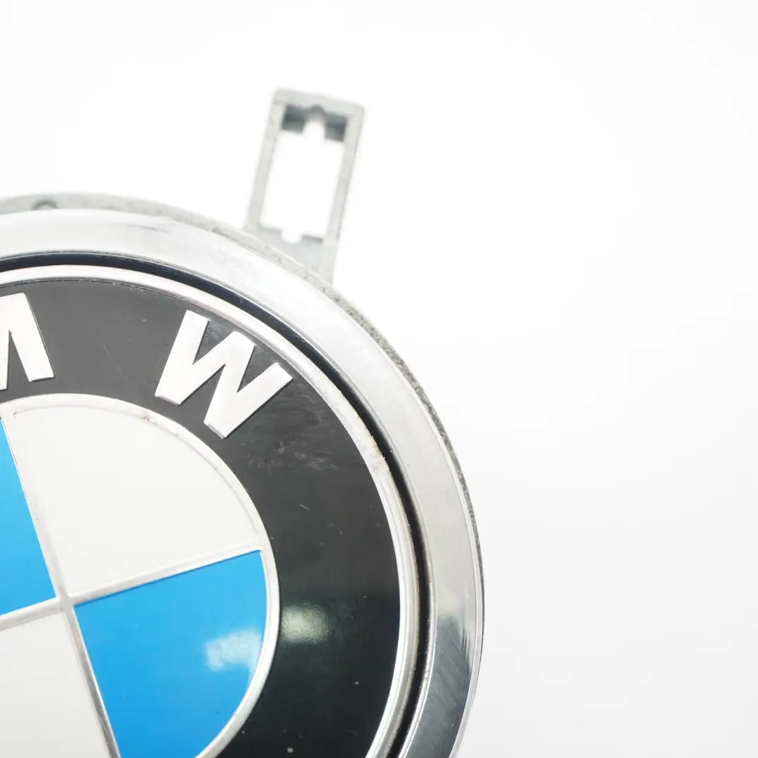 Emblema Boton Porton Trasero Insignia Apertura para BMW E81 E87 LCI con número de pieza 7207933 BMW E81 E87 LCI Emblema Boton Porton Trasero Insignia Apertura - SKU 7207933-3 - Número de pieza 7207933