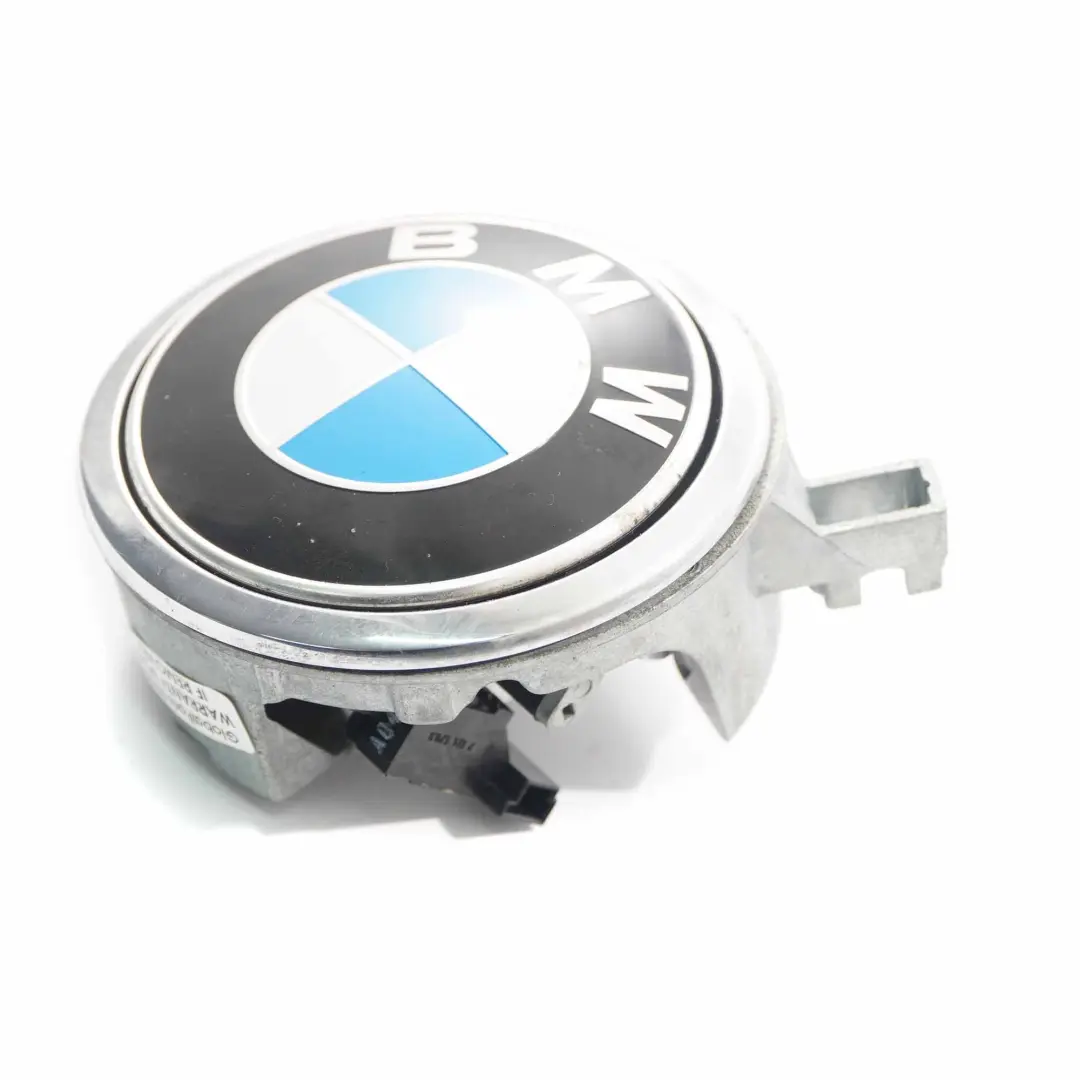 Emblem Button Tailgate Badge Open Opening to BMW E81 E87 LCI with Part number 7207933 BMW E81 E87 LCI Emblem Button Tailgate Badge Open Opening - SKU 7207933-3 - Part number 7207933