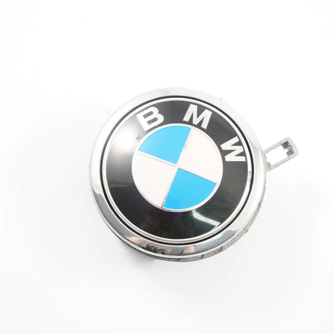 Emblem Button Tailgate Badge Open Opening to BMW 1 Series E81 E87 LCI with Part number 7207933 BMW 1 Series E81 E87 LCI Emblem Button Tailgate Badge Open Opening - SKU 7207933-6 - Part number 7207933