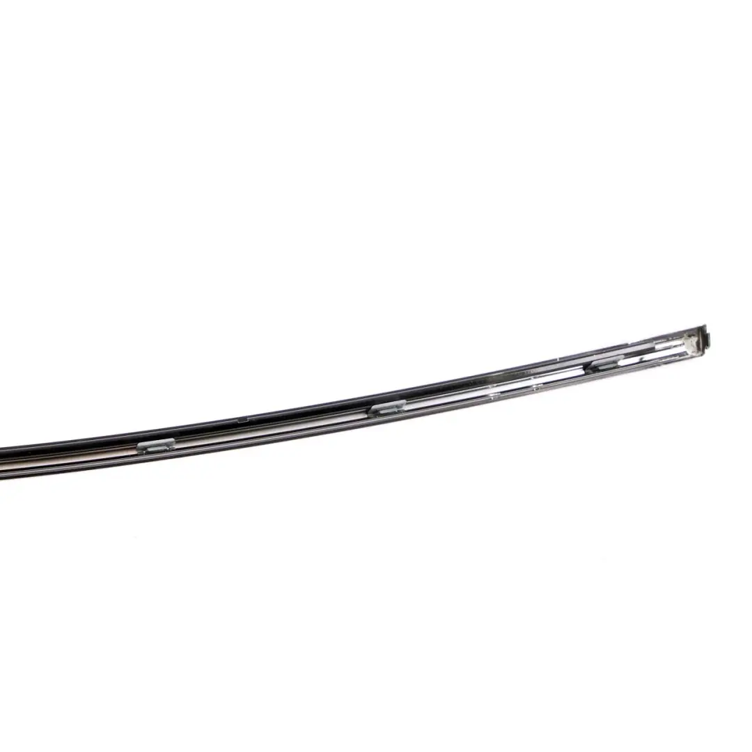 Finisher Window Frame Top Door Rear Right High Gloss pour BMW 5 F10 LCI à propos du numéro de pièce 7209712 BMW 5 F10 LCI Finisher Window Frame Top Door Rear Right High Gloss - SKU 7209712 - Numéro de pièce 7209712