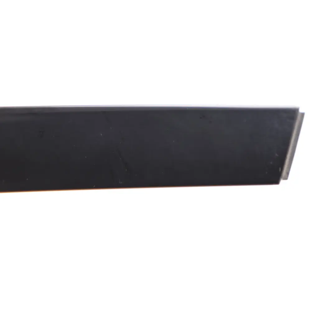 Copertura Finestrino Montante C Portiera Posteriore Sinistra per BMW F11 con numero di parte 7209721 BMW F11 Copertura Finestrino Montante C Portiera Posteriore Sinistra - SKU 7209721 - Numero di parte 7209721