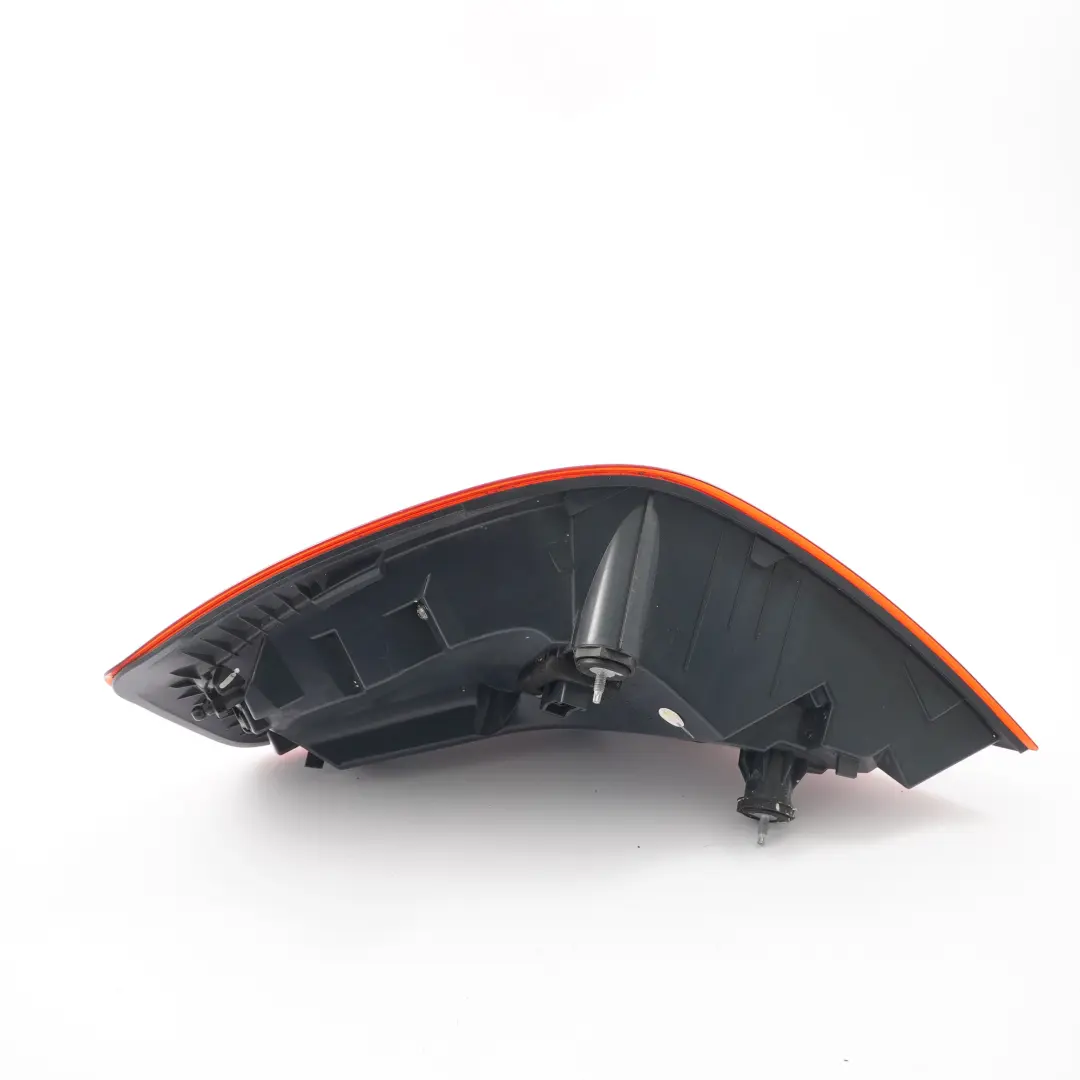 Lampa Lewa Tylna do BMW F06 F12 F13 o numerze 7210575 BMW F06 F12 F13 Lampa Lewa Tylna - SKU 7210575 - Numer Części 7210575