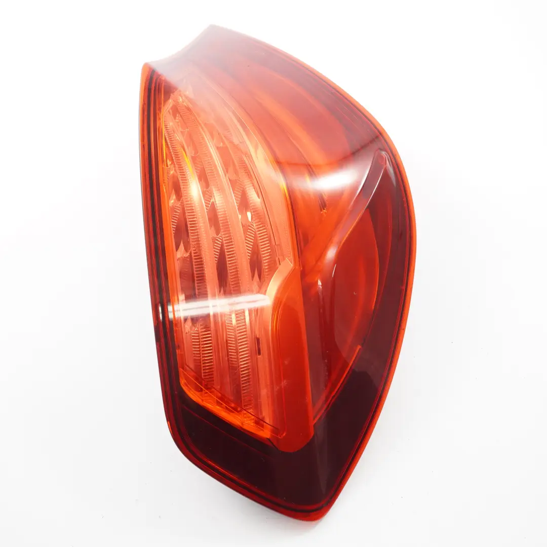 Lampa Bagażnika Lewa Tylna Lewy Tył do BMW F06 F12 F13 o numerze 7210575 BMW F06 F12 F13 Lampa Bagażnika Lewa Tylna Lewy Tył - SKU 7210575 - Numer Części 7210575