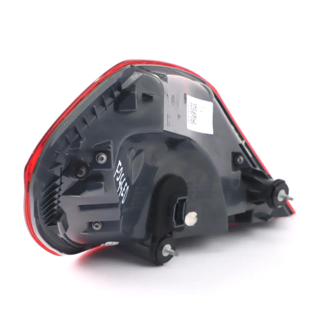 Piloto trasero BMW F06 F12 F13 Luz trasera Panel lateral Luz derecha para con número de pieza 7210576 Piloto trasero BMW F06 F12 F13 Luz trasera Panel lateral Luz derecha - SKU 7210576-1 - Número de pieza 7210576