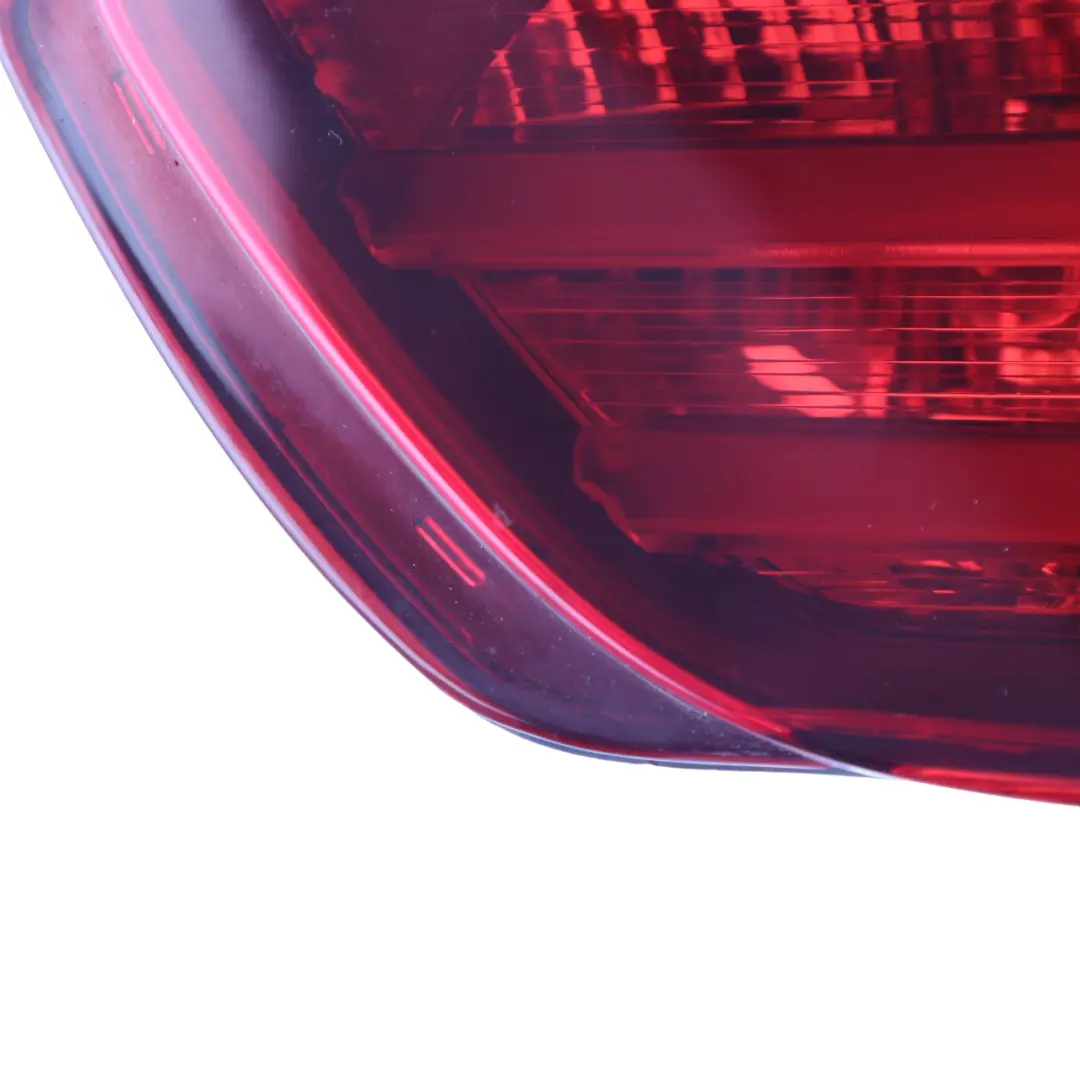 Tylna Prawa Lampa Klapy Bagażnika Prawy Tył do BMW F06 F12 F13 o numerze 7210580 BMW F06 F12 F13 Tylna Prawa Lampa Klapy Bagażnika Prawy Tył - SKU 7210580 - Numer Części 7210580