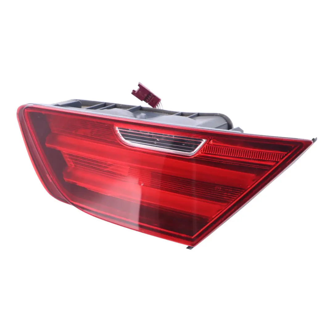 Lampada posteriore destra Luce Portellone Baule per BMW F06 F12 F13 con numero di parte 7210580 BMW F06 F12 F13 Lampada posteriore destra Luce Portellone Baule - SKU 7210580 - Numero di parte 7210580