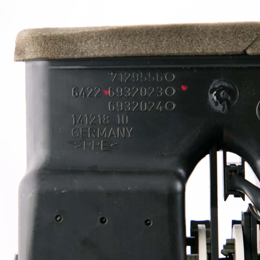 Bocchetta Aria Posteriore Console Centrale Griglia Nera per BMW E90 E91 con numero di parte 7210639 BMW E90 E91 Bocchetta Aria Posteriore Console Centrale Griglia Nera - SKU 7210639 - Numero di parte 7210639