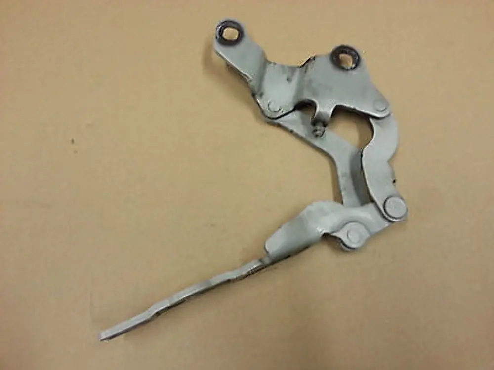 Right O/S ENGINE HOOD HINGE Bonnet to BMW 1 Series E81 E82 E87 E88 with Part number 7060560 BMW 1 Series E81 E82 E87 E88 Right O/S ENGINE HOOD HINGE Bonnet - SKU 7210674 - Part number 7060560