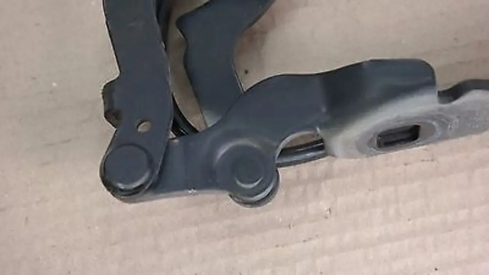 Hood Bonnet Left Hinge N/S Black Sapphire 475 to BMW 3 Series E90 E91 E92 Engine with Part number 7210677 BMW 3 Series E90 E91 E92 Engine Hood Bonnet Left Hinge N/S Black Sapphire 475 - SKU 7210677 - Part number 7210677