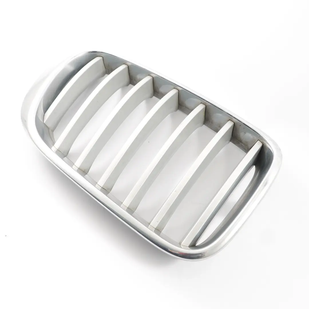 Kratka Nerka Atrapa Zderzaka Prawa Grill Chrom do BMW X3 F25 o numerze 7210726 BMW X3 F25 Kratka Nerka Atrapa Zderzaka Prawa Grill Chrom - SKU 7210726-1 - Numer Części 7210726