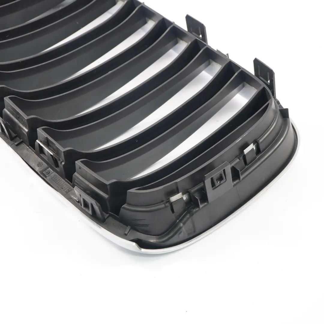 Griglia paraurti anteriore BMW F25 Pannello aria destra nero cromato per con numero di parte 7210726 Griglia paraurti anteriore BMW F25 Pannello aria destra nero cromato - SKU 7210726 - Numero di parte 7210726