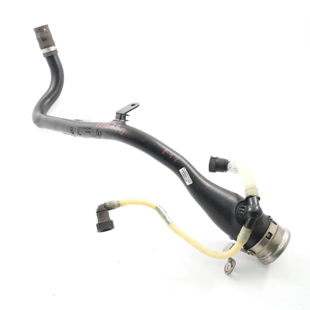 Connecteur Remplissage Réservoir Tuyau Réservoir Clip Carburant pour BMW F13 à propos du numéro de pièce 7210790 BMW F13 Connecteur Remplissage Réservoir Tuyau Réservoir Clip Carburant - SKU 7210790 - Numéro de pièce 7210790