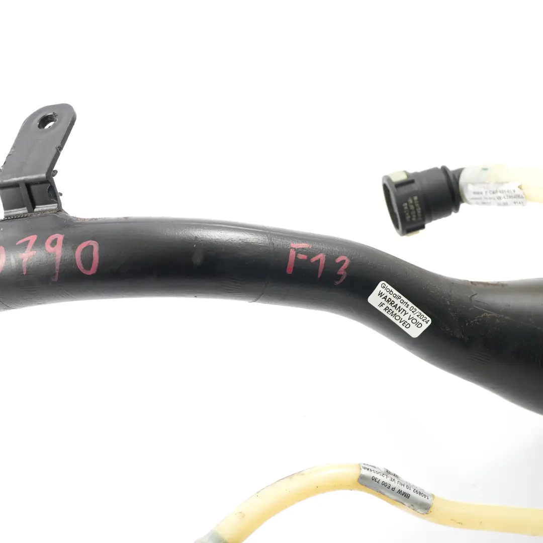 Złącze Wlewu Paliwa Przewód Rura Wąż do BMW F13 o numerze 7210790 BMW F13 Złącze Wlewu Paliwa Przewód Rura Wąż - SKU 7210790 - Numer Części 7210790