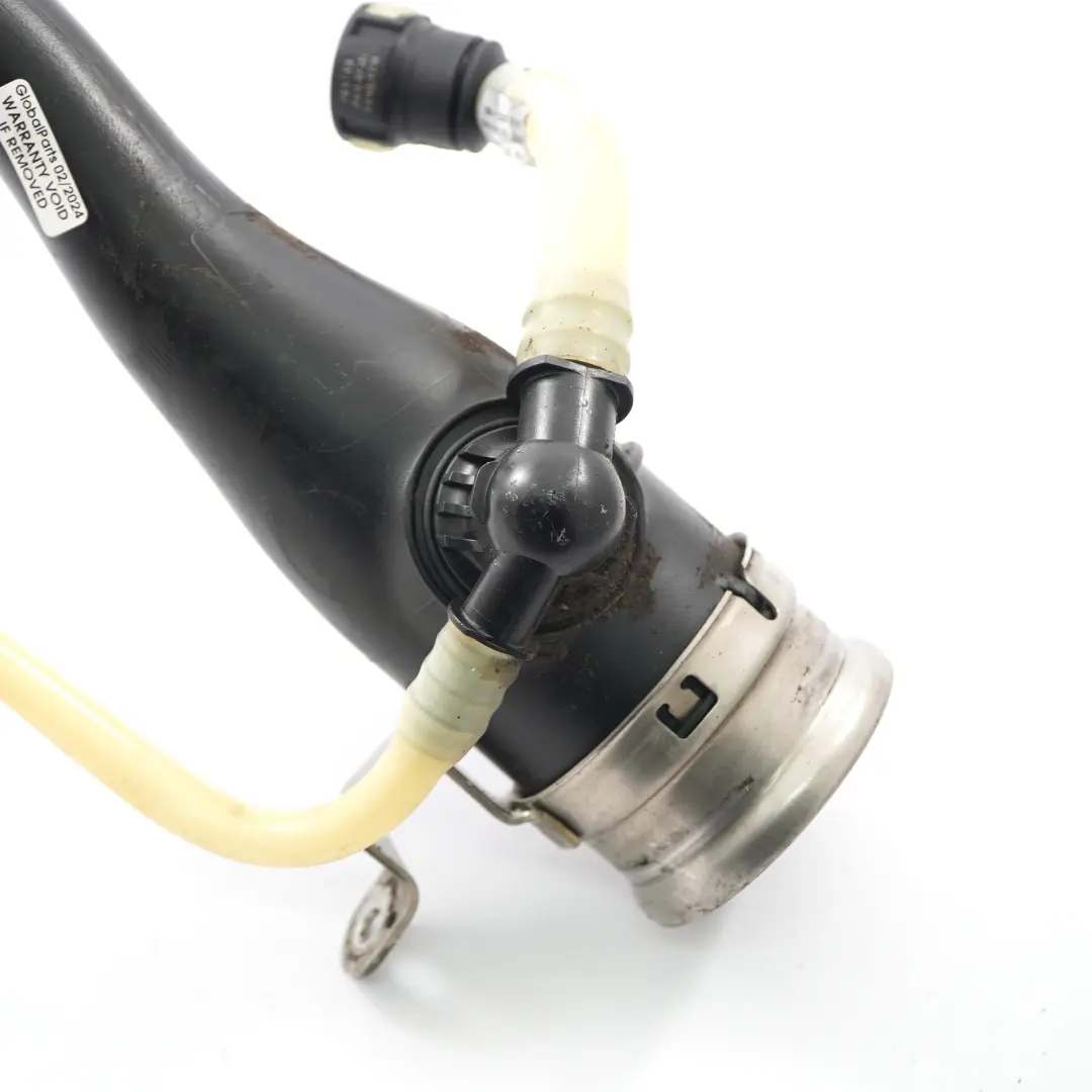 Conector De Llenado Del Tanque Tubo De Combustible Clip para BMW F13 con número de pieza 7210790 BMW F13 Conector De Llenado Del Tanque Tubo De Combustible Clip - SKU 7210790 - Número de pieza 7210790