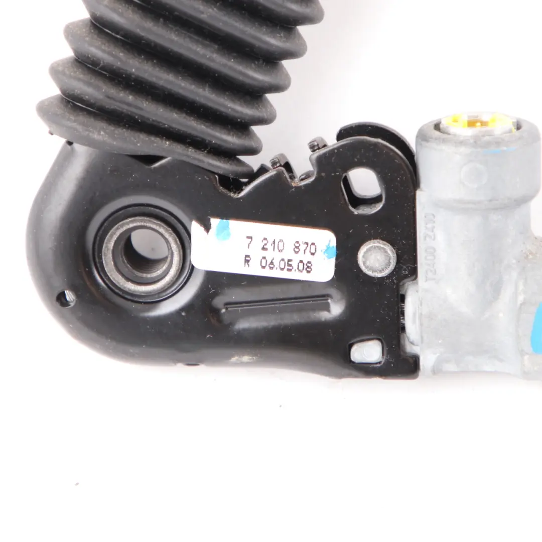 Hebilla tensor cinturón seguridad asiento delantero derecho para BMW E65 E66 con número de pieza 7122210 BMW E65 E66 Hebilla tensor cinturón seguridad asiento delantero derecho - SKU 7210870 - Número de pieza 7122210