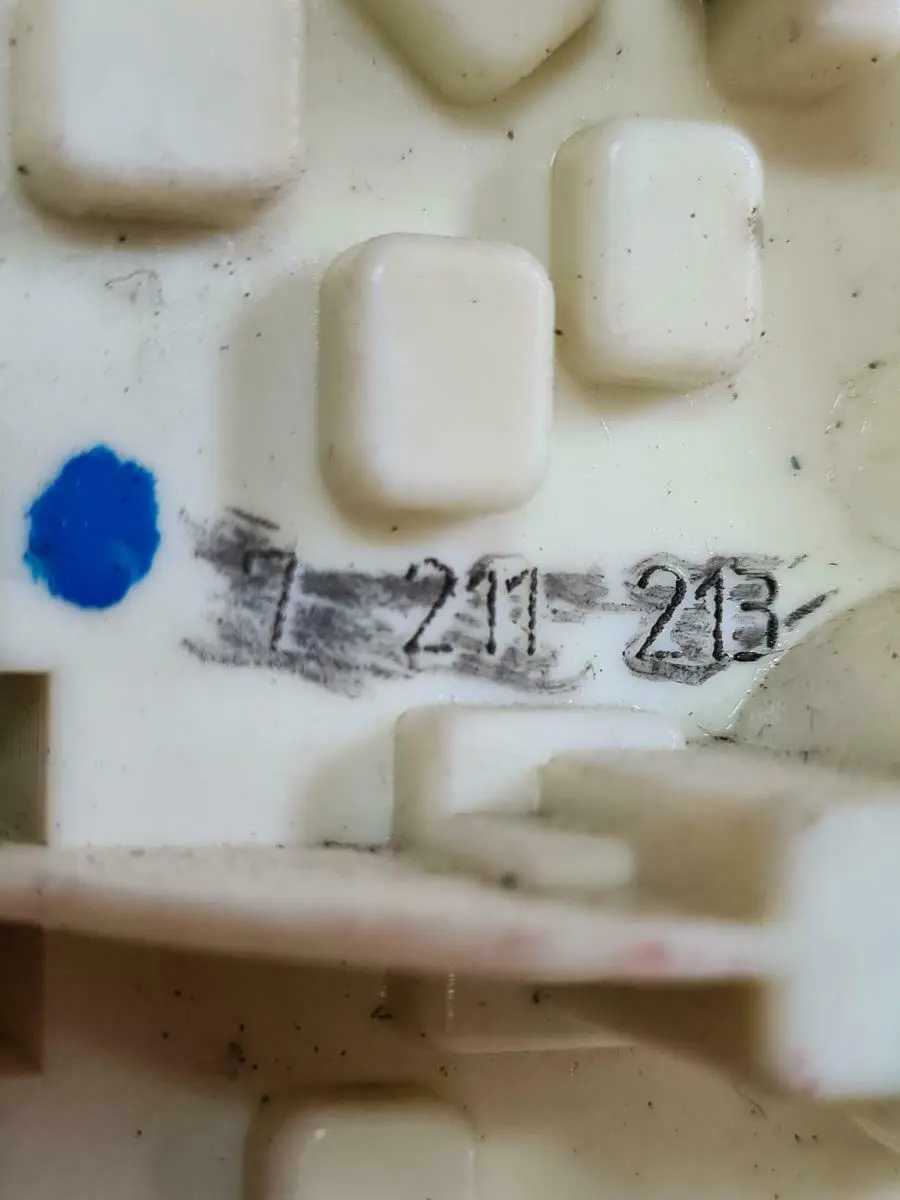 Lampenträger Heckleuchte Seitenwand Hinten Links für BMW 3 er E90 LCI mit Teilenummer 7211213 BMW 3 er E90 LCI Lampenträger Heckleuchte Seitenwand Hinten Links - SKU 7211213 - Teilenummer 7211213