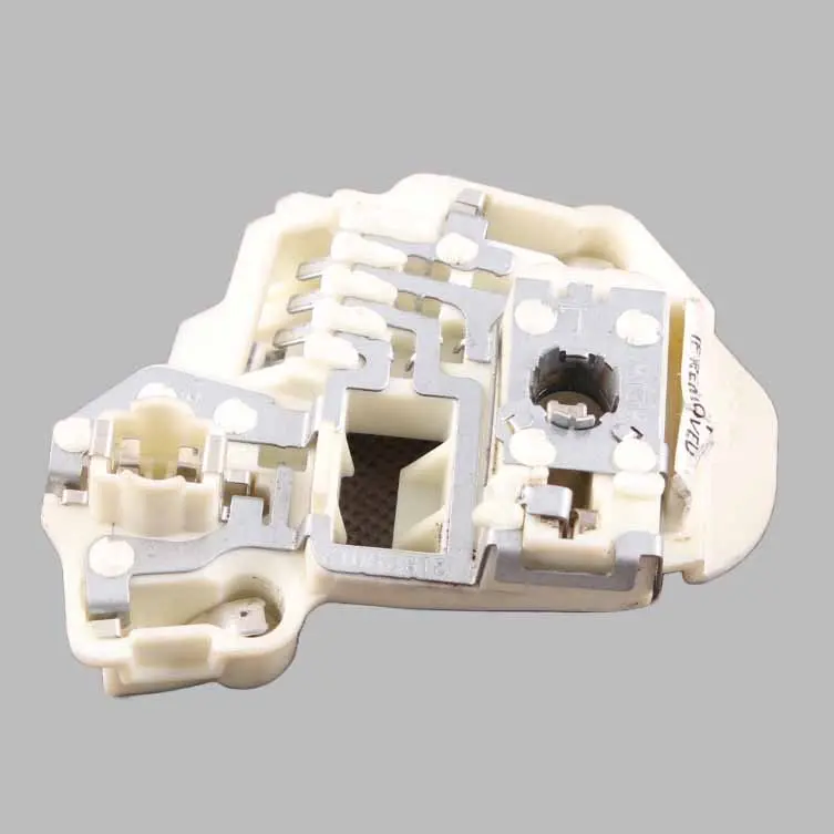 Portalampada Zoccolo Posteriore Del Baule Sinistro Lampada per BMW E91 LCI con numero di parte 7211215 BMW E91 LCI Portalampada Zoccolo Posteriore Del Baule Sinistro Lampada - SKU 7211215 - Numero di parte 7211215