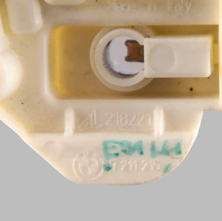 Portalampada Zoccolo Posteriore Del Baule Sinistro Lampada per BMW E91 LCI con numero di parte 7211215 BMW E91 LCI Portalampada Zoccolo Posteriore Del Baule Sinistro Lampada - SKU 7211215 - Numero di parte 7211215