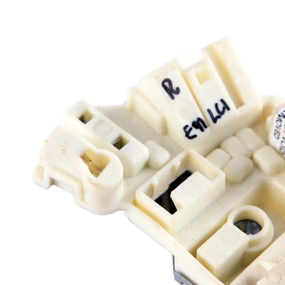 Portalámparas Trasero En Luz De Tapa De Maletero Derecho para BMW E91 LCI con número de pieza 7211216 BMW E91 LCI Portalámparas Trasero En Luz De Tapa De Maletero Derecho - SKU 7211216 - Número de pieza 7211216