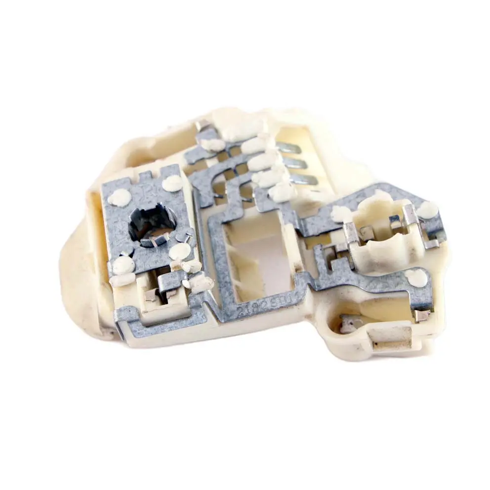 Douille Support D'ampoule Arrière Dans Couvercle Du Coffre Droit pour BMW E91 à propos du numéro de pièce 7211216 BMW E91 Douille Support D'ampoule Arrière Dans Couvercle Du Coffre Droit - SKU 7211216 - Numéro de pièce 7211216