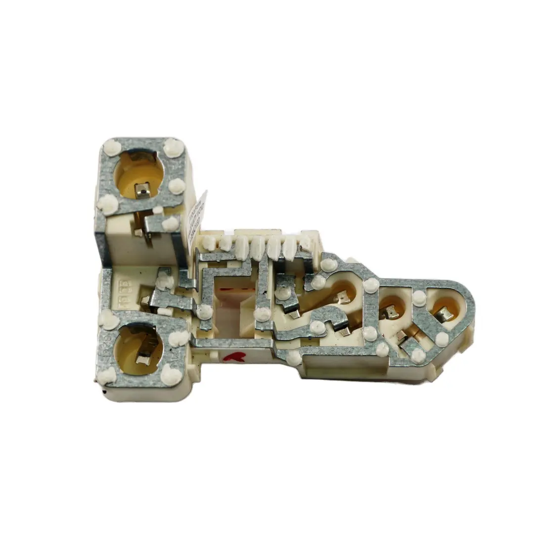 Portalamparas Trasero Panel Lateral Luz Derecha para BMW E91 LCI con número de pieza 7211218 BMW E91 LCI Portalamparas Trasero Panel Lateral Luz Derecha - SKU 7211218 - Número de pieza 7211218