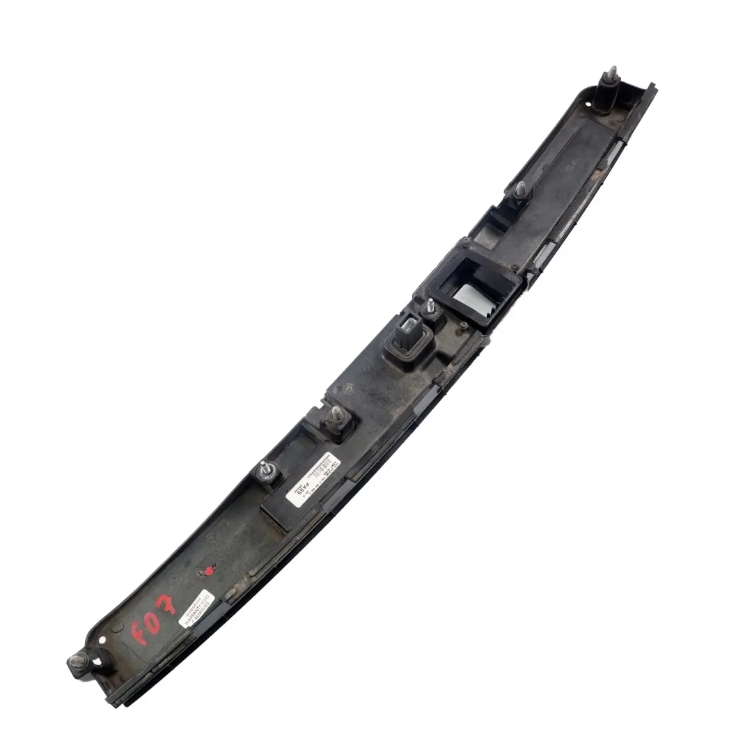 BMW F07 GT Boot Trunk Lid Tailgate Handle Opener Trim Panel Cover - SKU 7211221 - Número de pieza 7211221