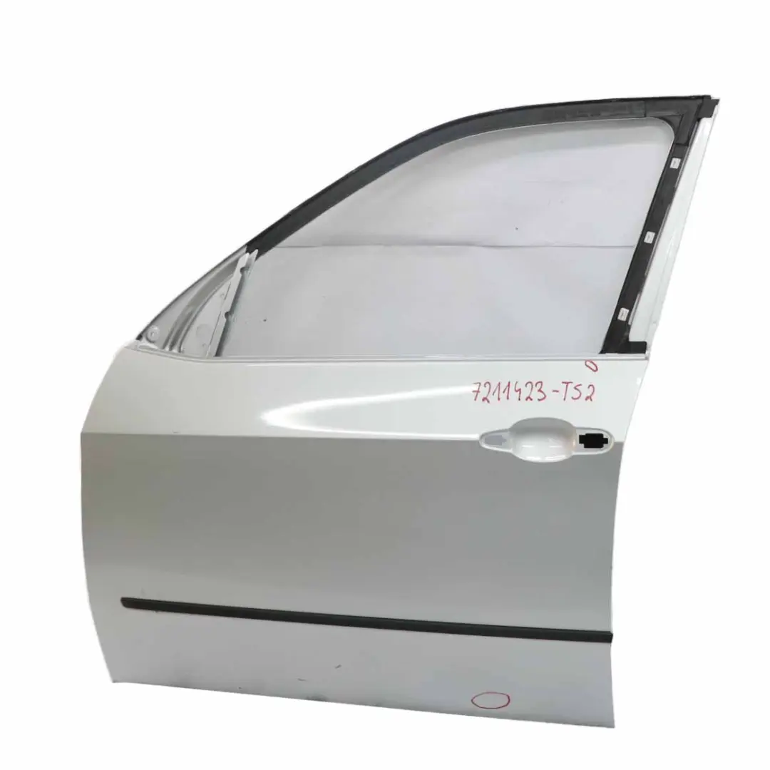 Porta anteriore sinistra Titansilber Titan Argento Metallic - 354 per BMW X5 E70 con numero di parte 7211423 BMW X5 E70 Porta anteriore sinistra Titansilber Titan Argento Metallic - 354 - SKU 7211423-TS2 - Numero di parte 7211423