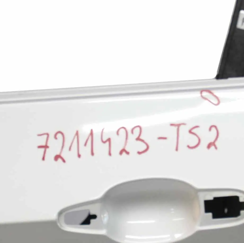 BMW X5 E70 Door Front Left N/S Titansilber Titan Silver Metallic - 354 - SKU 7211423-TS2 - Part number 7211423