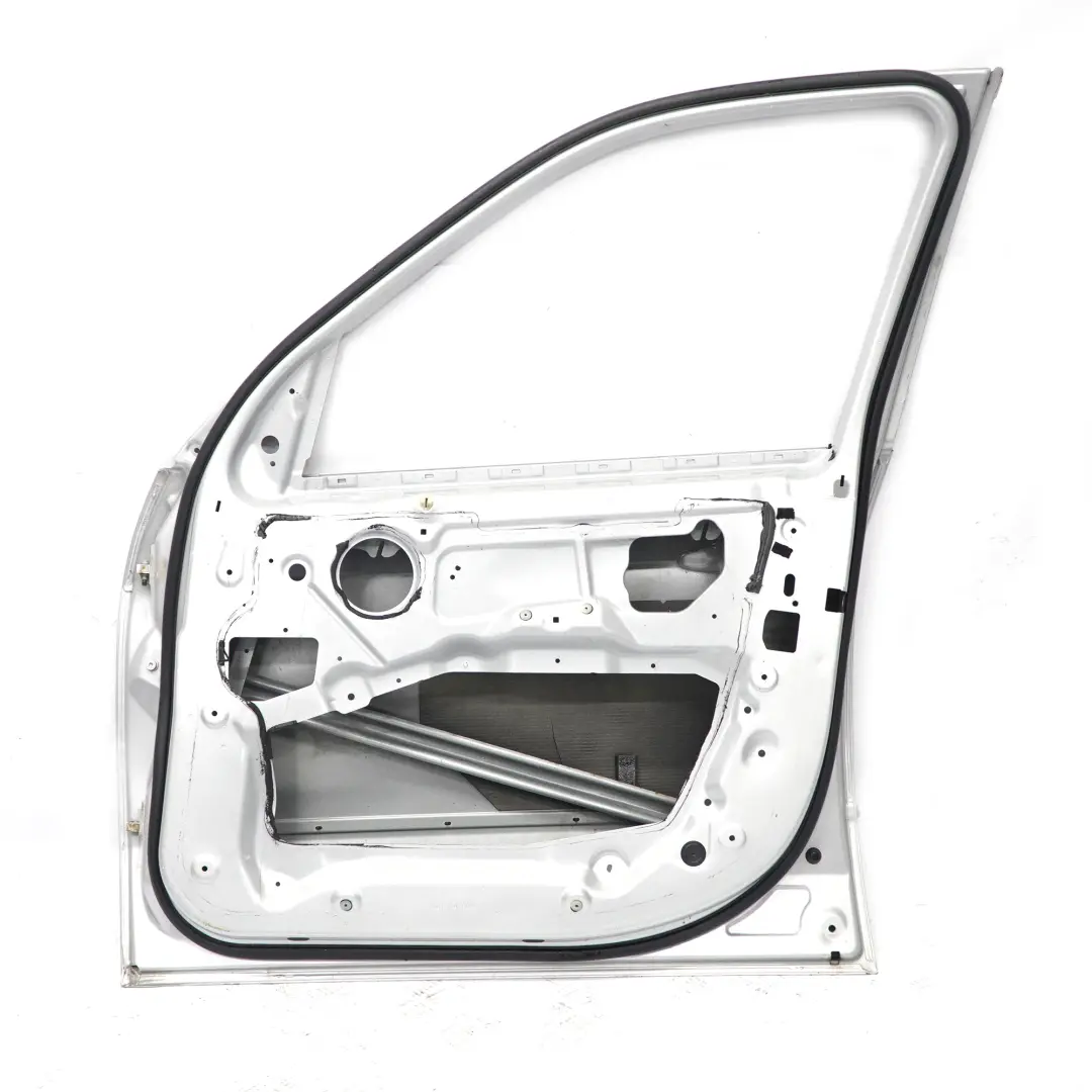 Porta anteriore destra Titansilber Titan Silver Metallic - 354 per BMW X5 E70 con numero di parte 7211424 BMW X5 E70 Porta anteriore destra Titansilber Titan Silver Metallic - 354 - SKU 7211424-TS1 - Numero di parte 7211424