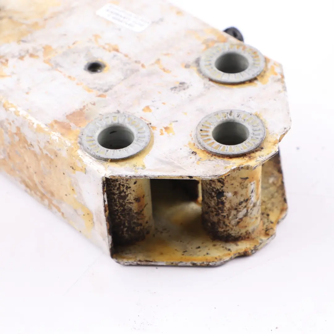 BMW F12 F13 Soporte parachoques delantero derecho Adaptador montaje - SKU 7211486-1 - Número de pieza 7211486