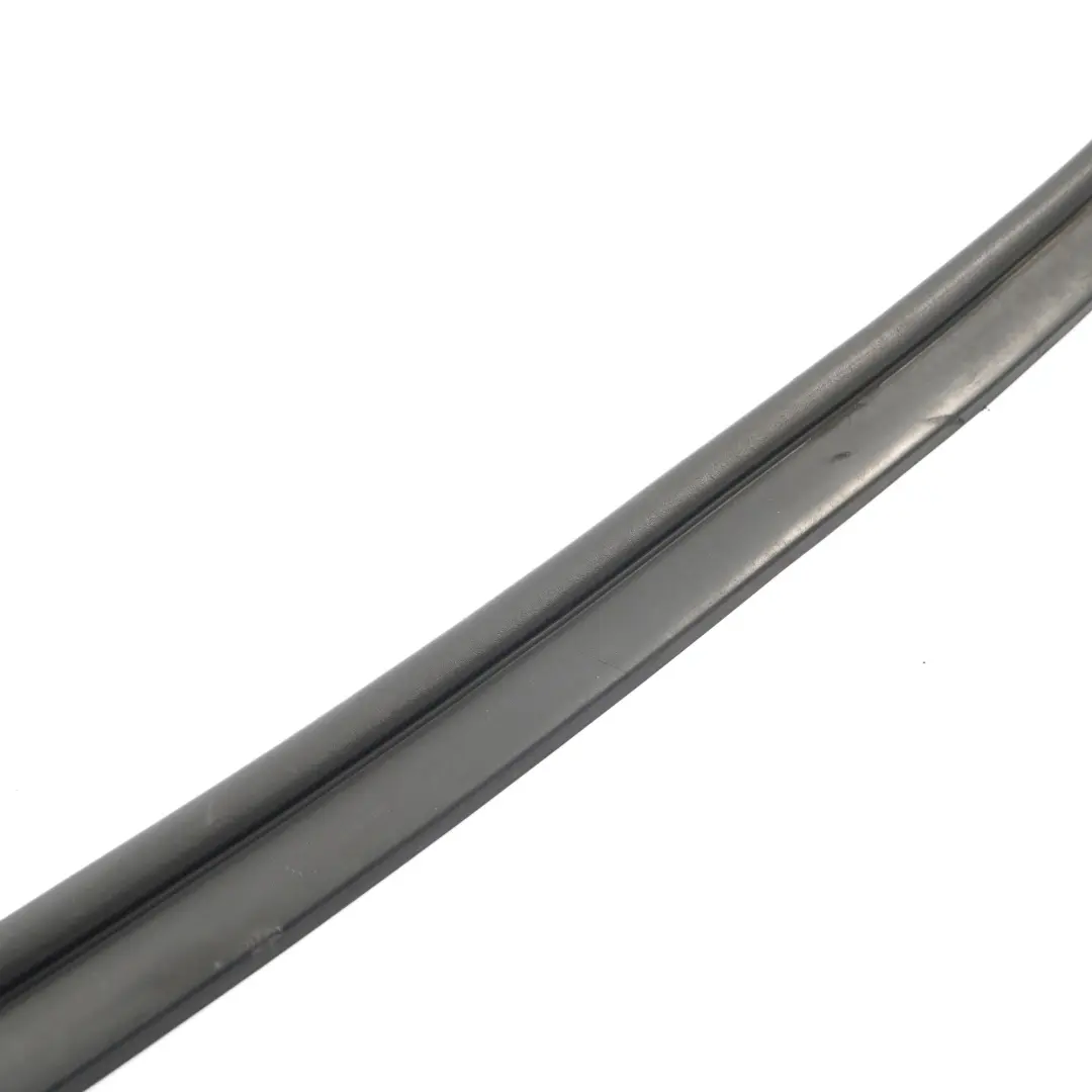 Guarnizione del cofano motore anteriore di tenuta per BMW F06 F12 F13 con numero di parte 7211920 BMW F06 F12 F13 Guarnizione del cofano motore anteriore di tenuta - SKU 7211920 - Numero di parte 7211920