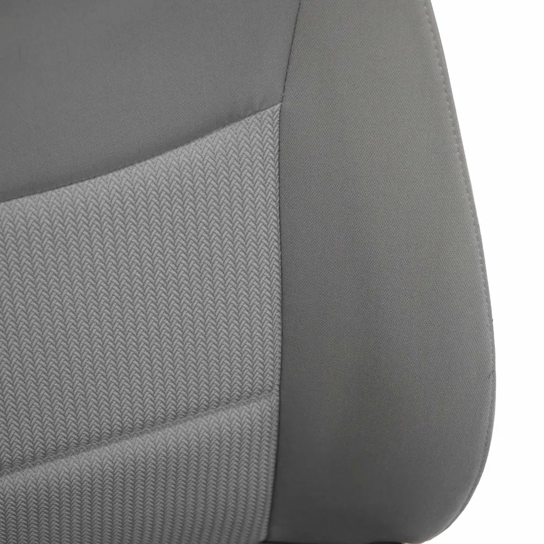 Fotel Prawy Przód Materiał Szary do BMW E90 E91 LCI o numerze 7212158 BMW E90 E91 LCI Fotel Prawy Przód Materiał Szary - SKU 7212158-1 - Numer Części 7212158