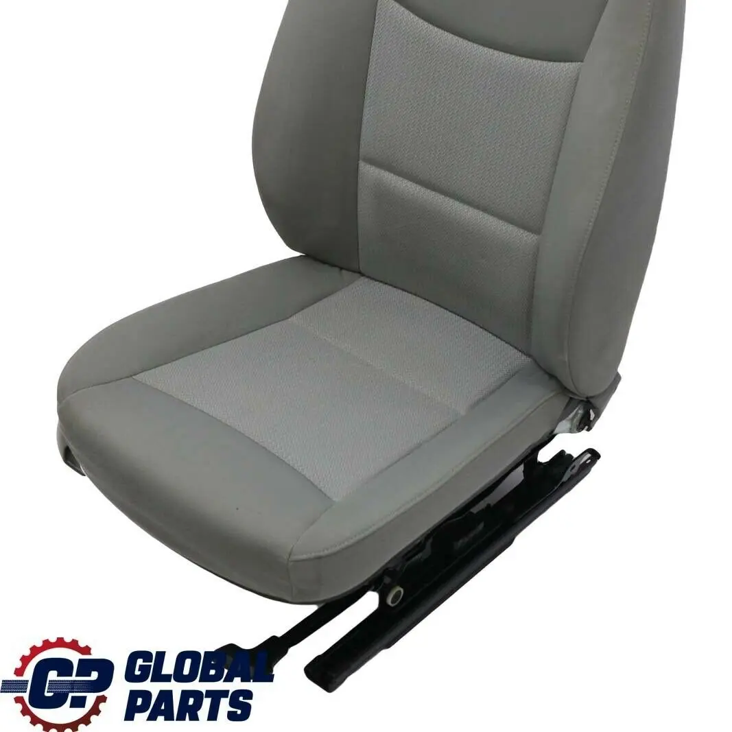 Fotel Prawy Przód Materiał Szary do BMW E90 E91 LCI o numerze 7212158 BMW E90 E91 LCI Fotel Prawy Przód Materiał Szary - SKU 7212158 - Numer Części 7212158