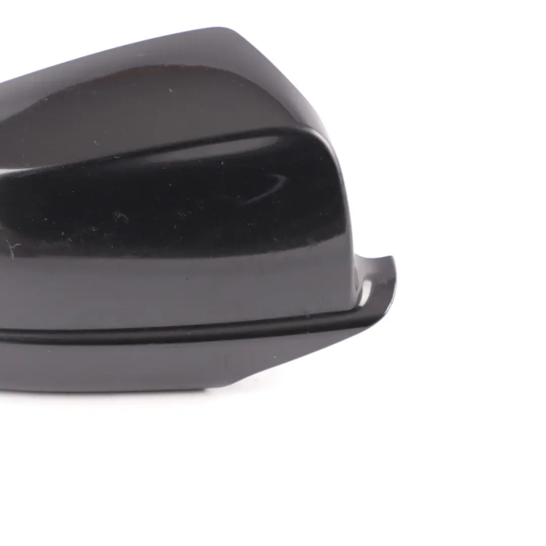 Wing Espejo Cubierta Tapa Izquierda Negro Zafiro Metálico 475 para BMW F10 F11 con número de pieza 7216370 BMW F10 F11 Wing Espejo Cubierta Tapa Izquierda Negro Zafiro Metálico 475 - SKU 7216370-BS - Número de pieza 7216370