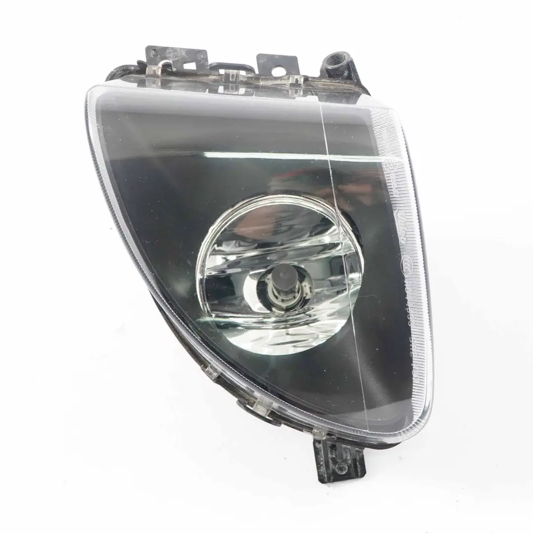 Lampa Przeciwmgielna Lewa Przedni Zderzak do BMW F10 F11 o numerze 7216885 BMW F10 F11 Lampa Przeciwmgielna Lewa Przedni Zderzak - SKU 7216885 - Numer Części 7216885