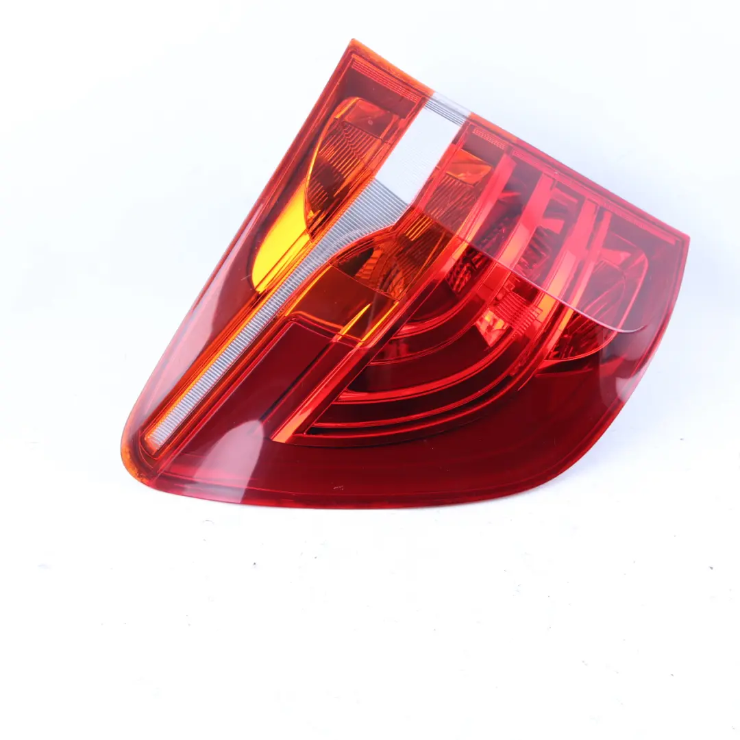 Embellecedor Luz Trasera Panel Lateral Izquierdo para BMW X3 F25 con número de pieza 7217305 BMW X3 F25 Embellecedor Luz Trasera Panel Lateral Izquierdo - SKU 7217305 - Número de pieza 7217305