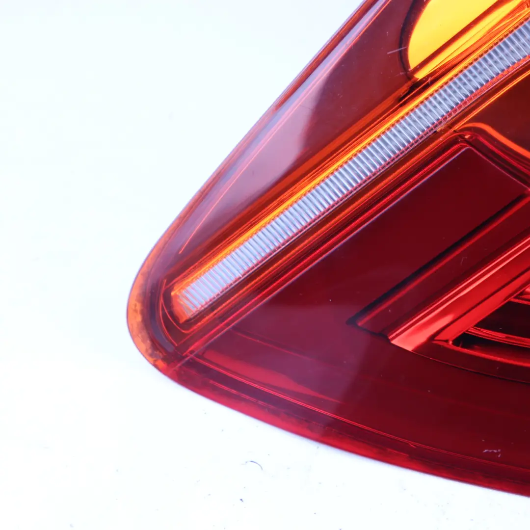 Rücklicht BMW X3 F25 Lampenblende in der Seitenwand links N/S  - SKU 7217305 - Teilenummer 7217305