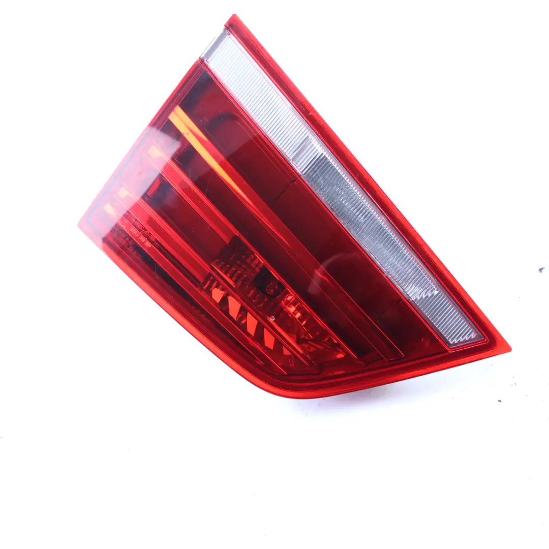 Lampa Tylna W Klapę Bagażnika Lewy Tył do BMW X3 F25 o numerze 7217309 BMW X3 F25 Lampa Tylna W Klapę Bagażnika Lewy Tył - SKU 7217309 - Numer Części 7217309